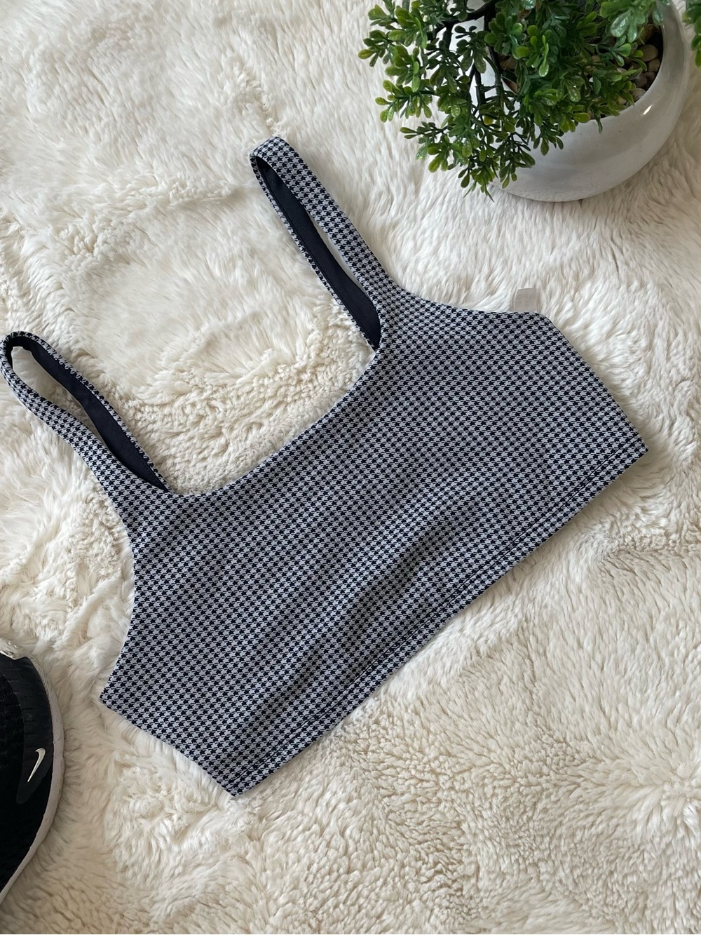Alo Yoga Women’s Micro Houndstooth Bra Crop Top – Size M